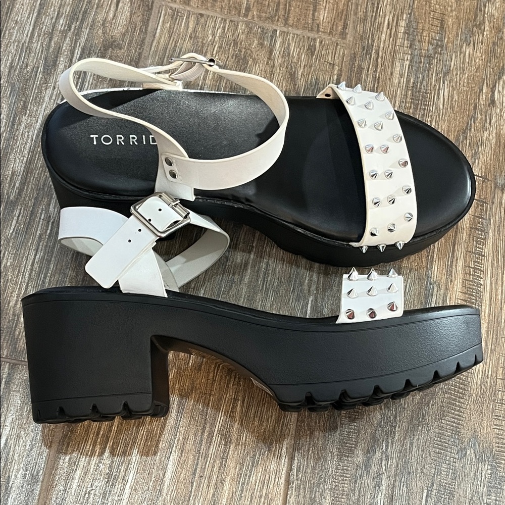 Torrid Black and White Studded Platform Chunky Heel Sandals | Size 11 WW Wide - Picture 6 of 15